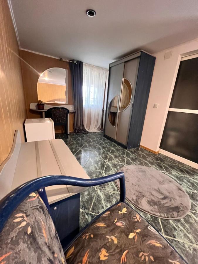 Hypnotic Villa Pitesti Luaran gambar