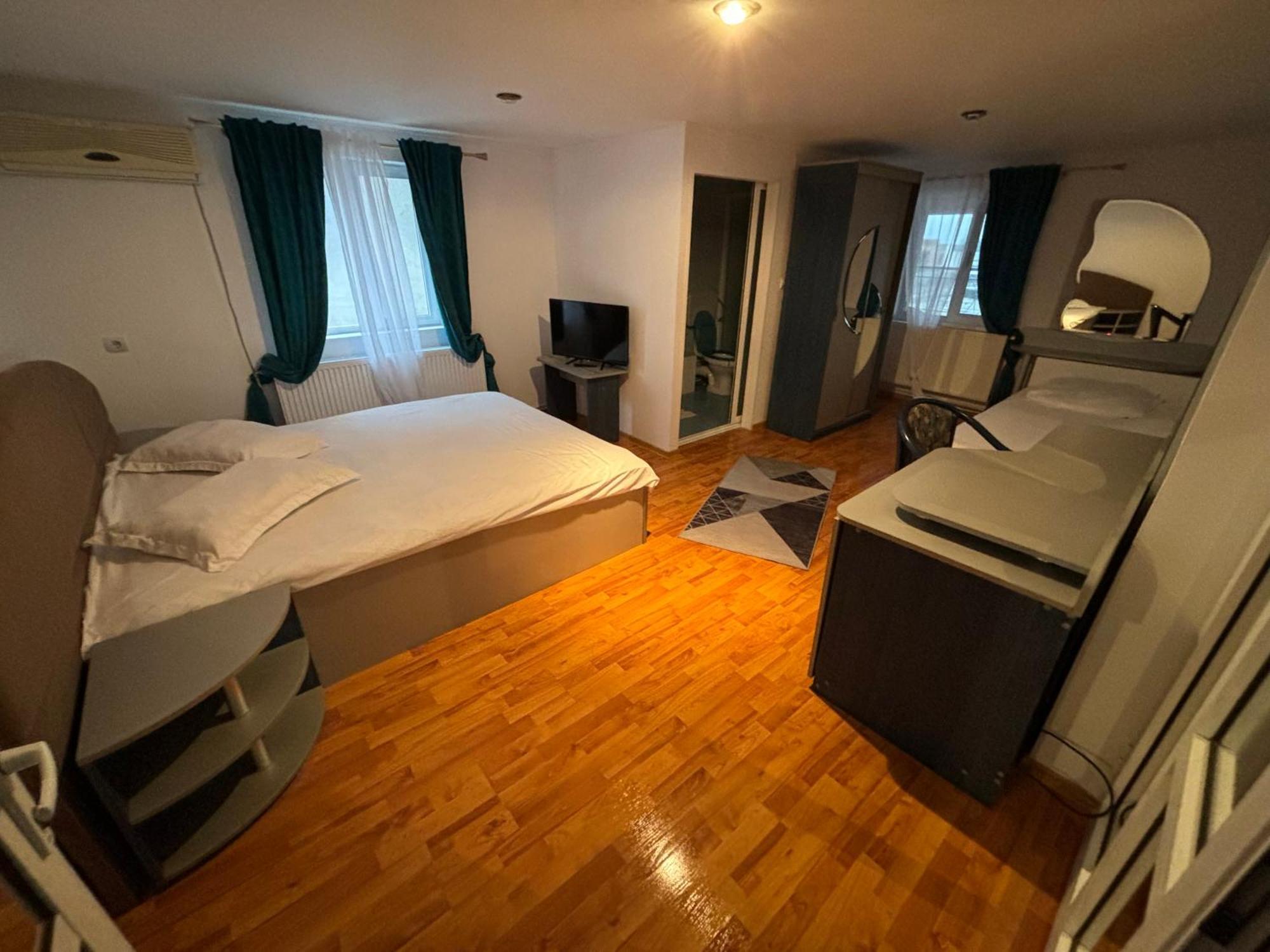 Hypnotic Villa Pitesti Luaran gambar