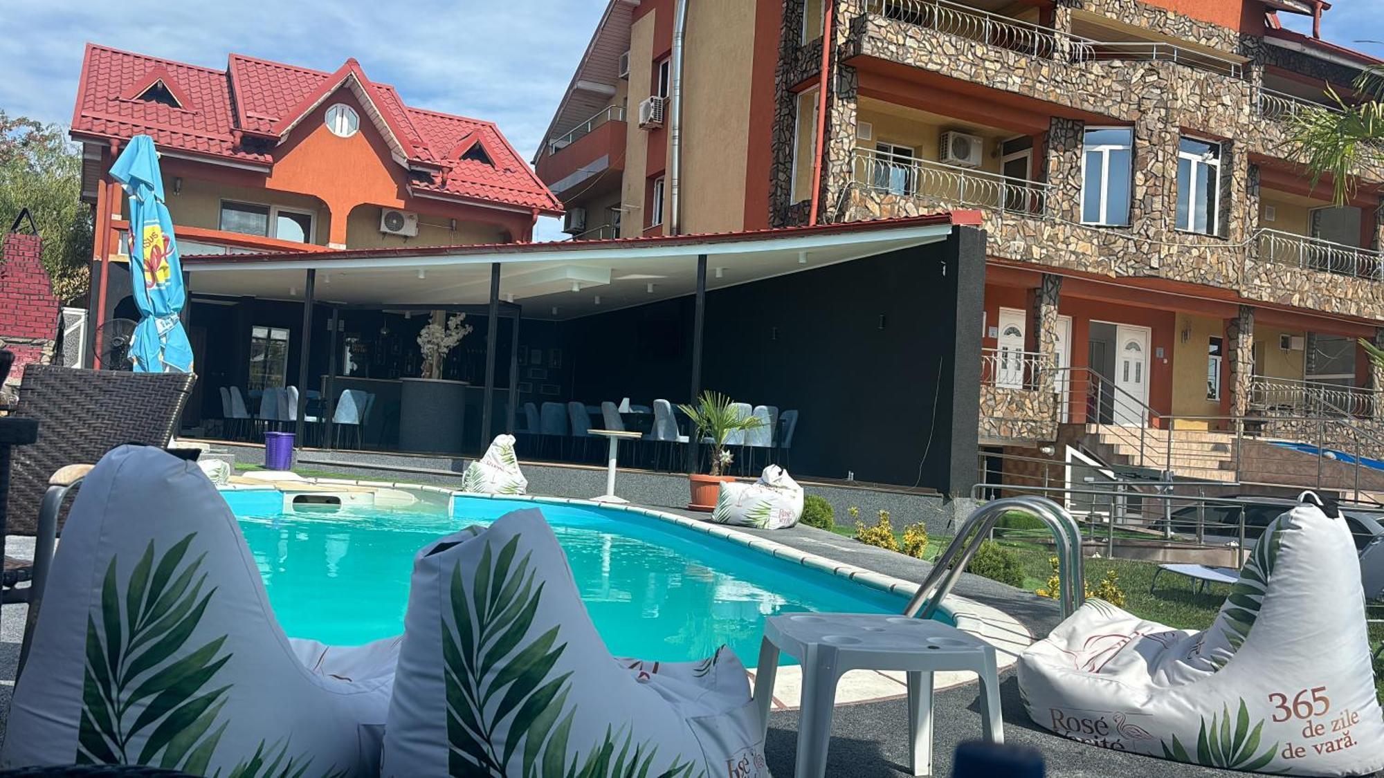 Hypnotic Villa Pitesti Luaran gambar