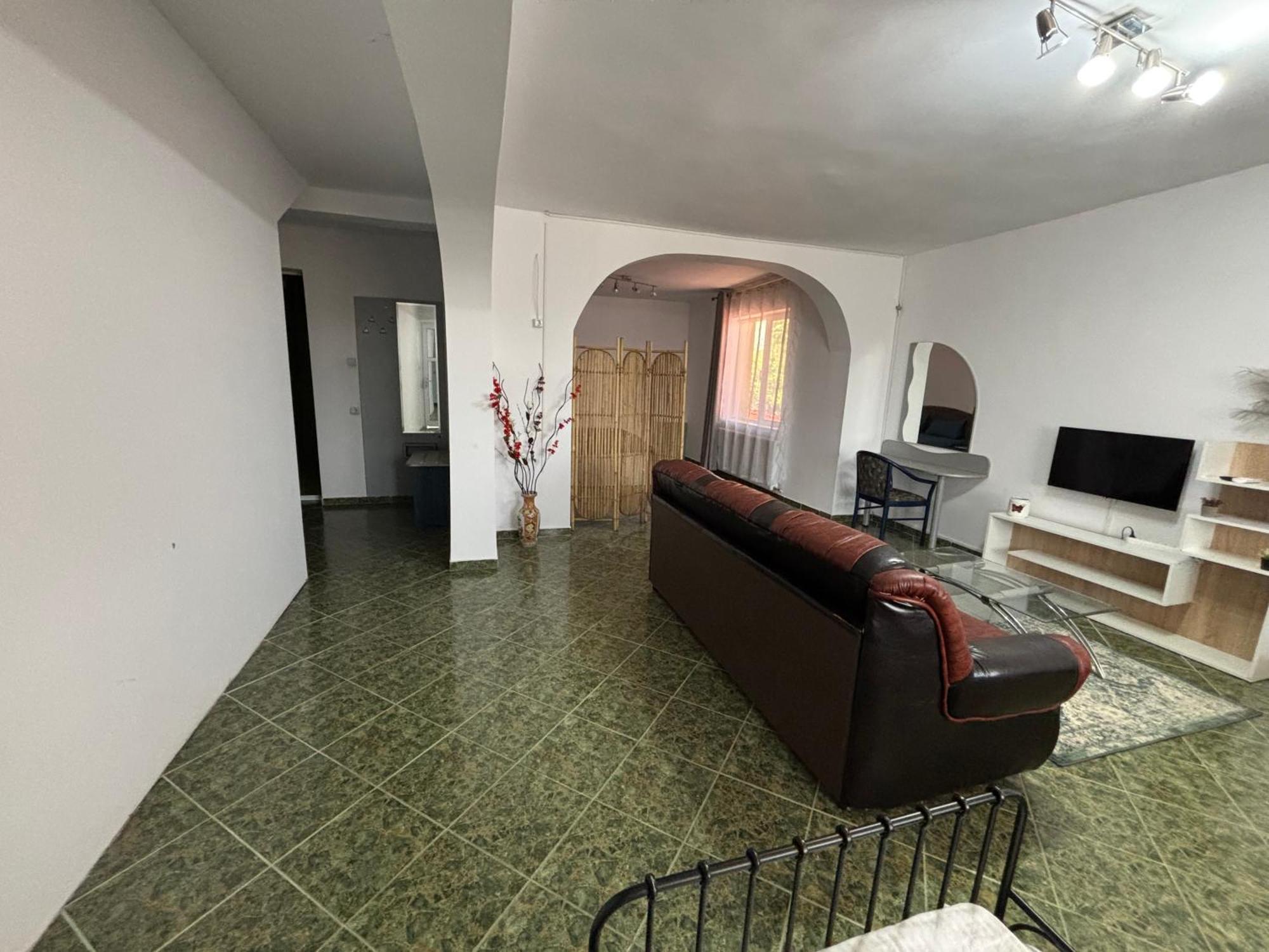 Hypnotic Villa Pitesti Luaran gambar